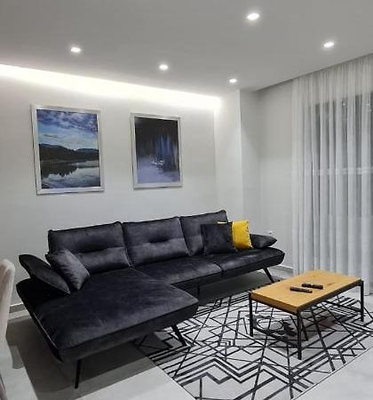 Luxurious Apartament Apartment Sarande Exterior photo